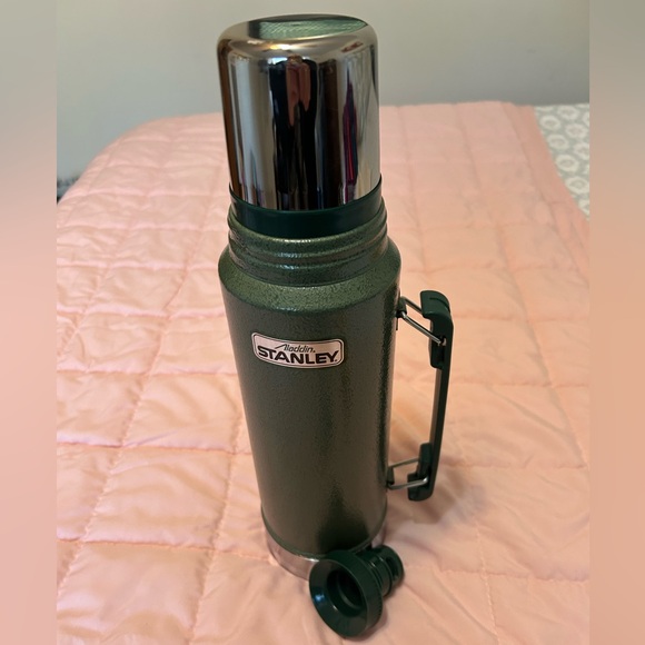 Stanley/alladin quart thermos, stopper, drink stopper. Excellent - Picture 4 of 10